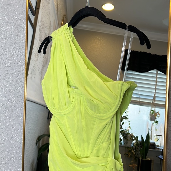 House of CB ‘Valentina’ Lime Asymmetric Cutout Midi Dress NWOT - Picture 10 of 11